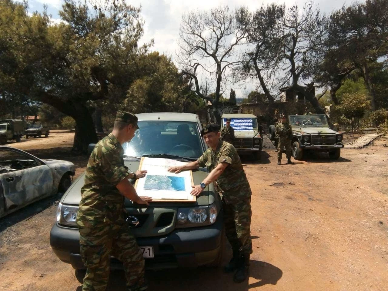 Τεράστια ασπίδα προστασίας σε Μάτι και Κινέτα από τα περίπολα των Αλεξιπτωτιστών της 2ας ΜΑΛ